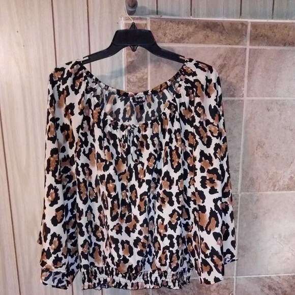 Clothes - Picture 1 of 2